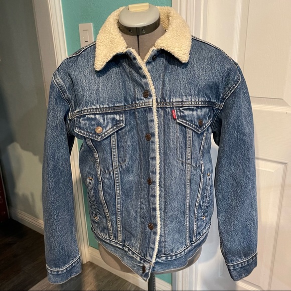 Levi’s Premium Ex-Boyfriend Sherpa Trucker Jacket - Picture 2 of 7